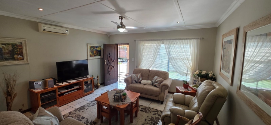 3 Bedroom Property for Sale in Grimbeeck Park North West
